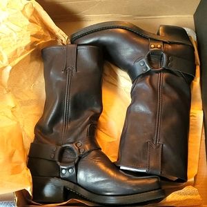 Frye Harness 12R